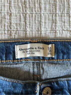 Abercrombie & Fitch Light Blue High-Rise Relaxed Jeans